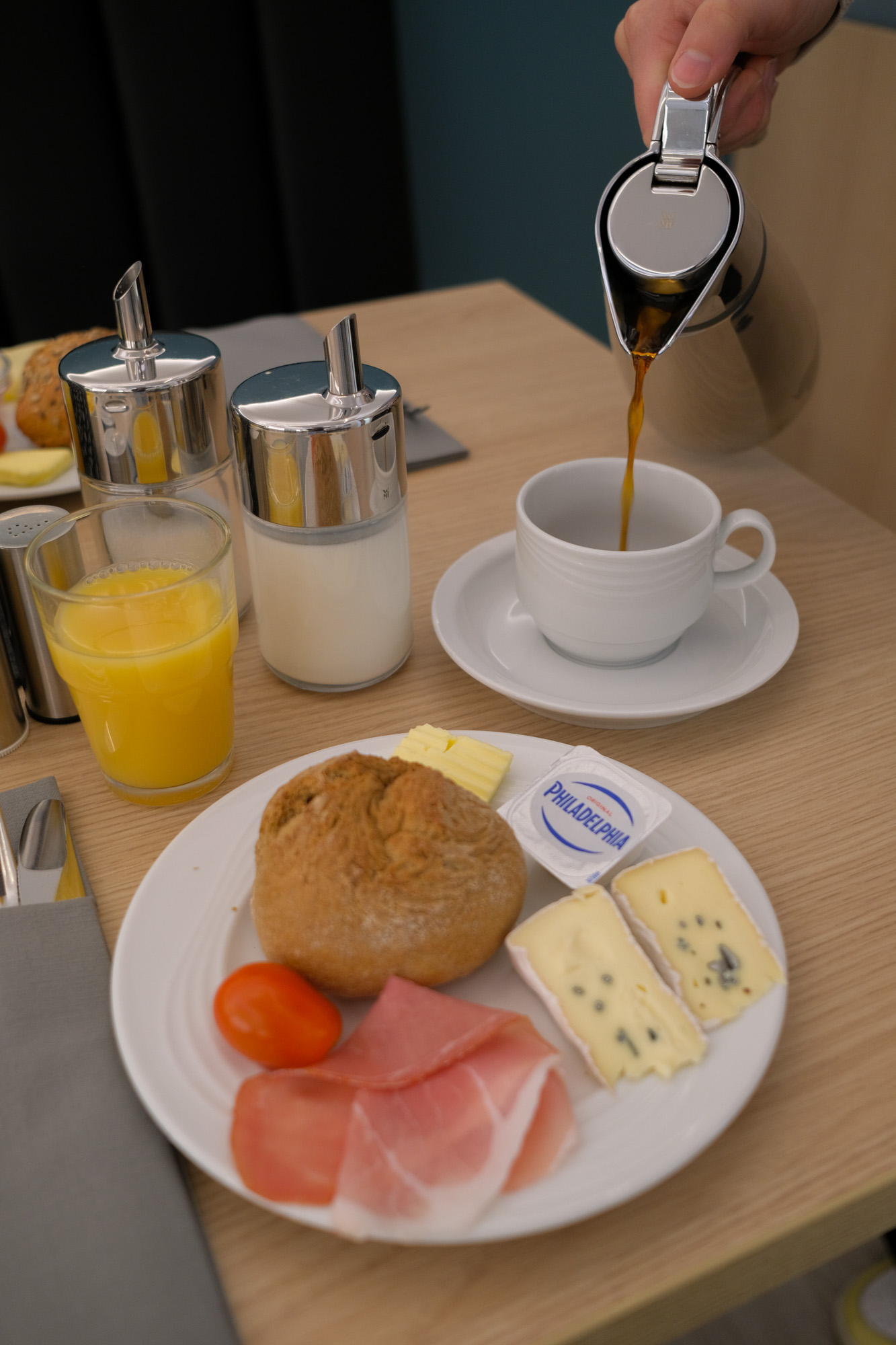 Frühstücksbuffet Hotel am Feldmarksee am Tisch